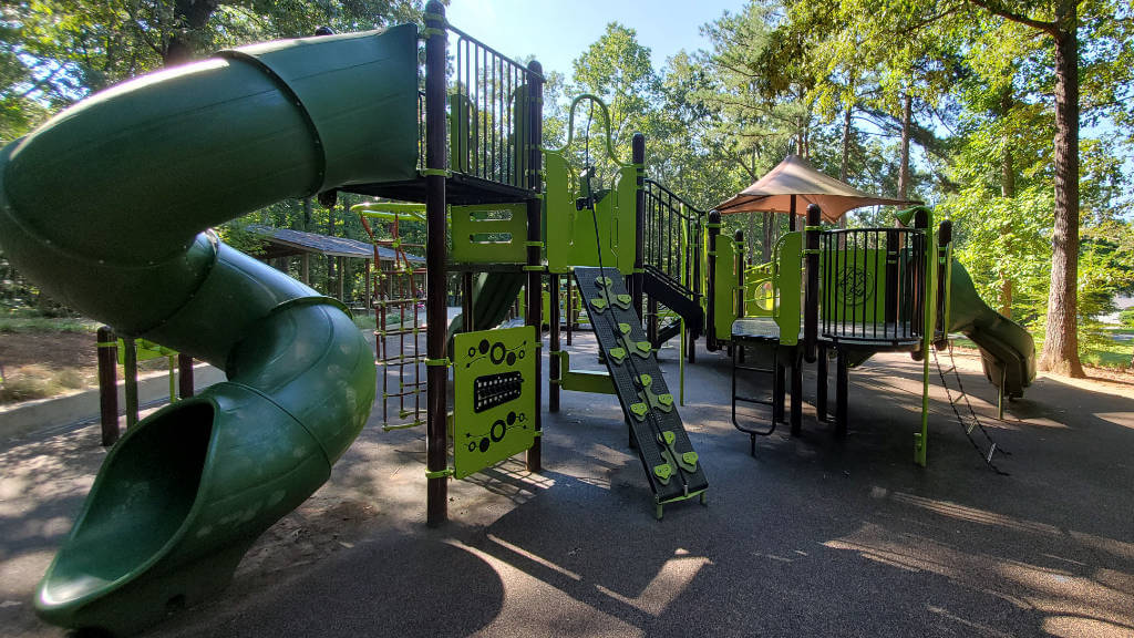 Windwood-Hollow-Park-Dunwoody-DeKalb-Playground-ages-5-12-climbing-ares