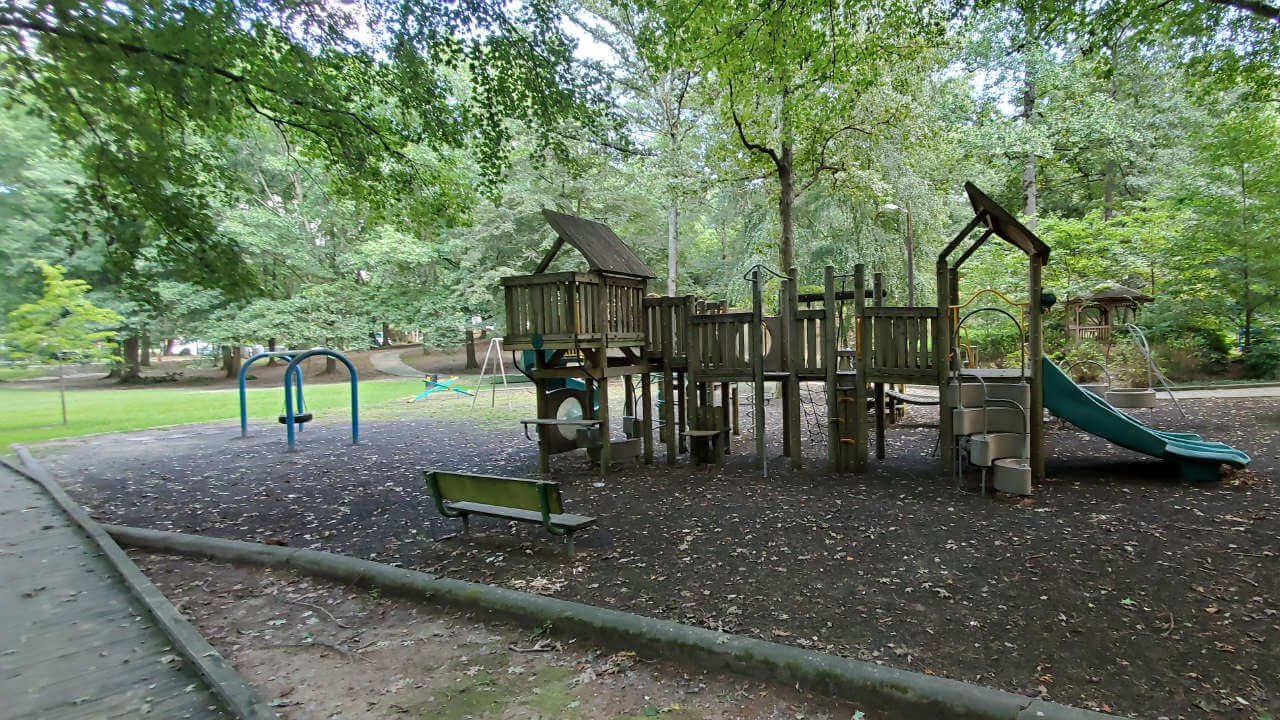 Beaverbrook-Park-Fulton-Atlanta-Buckhead-Playground-back-view