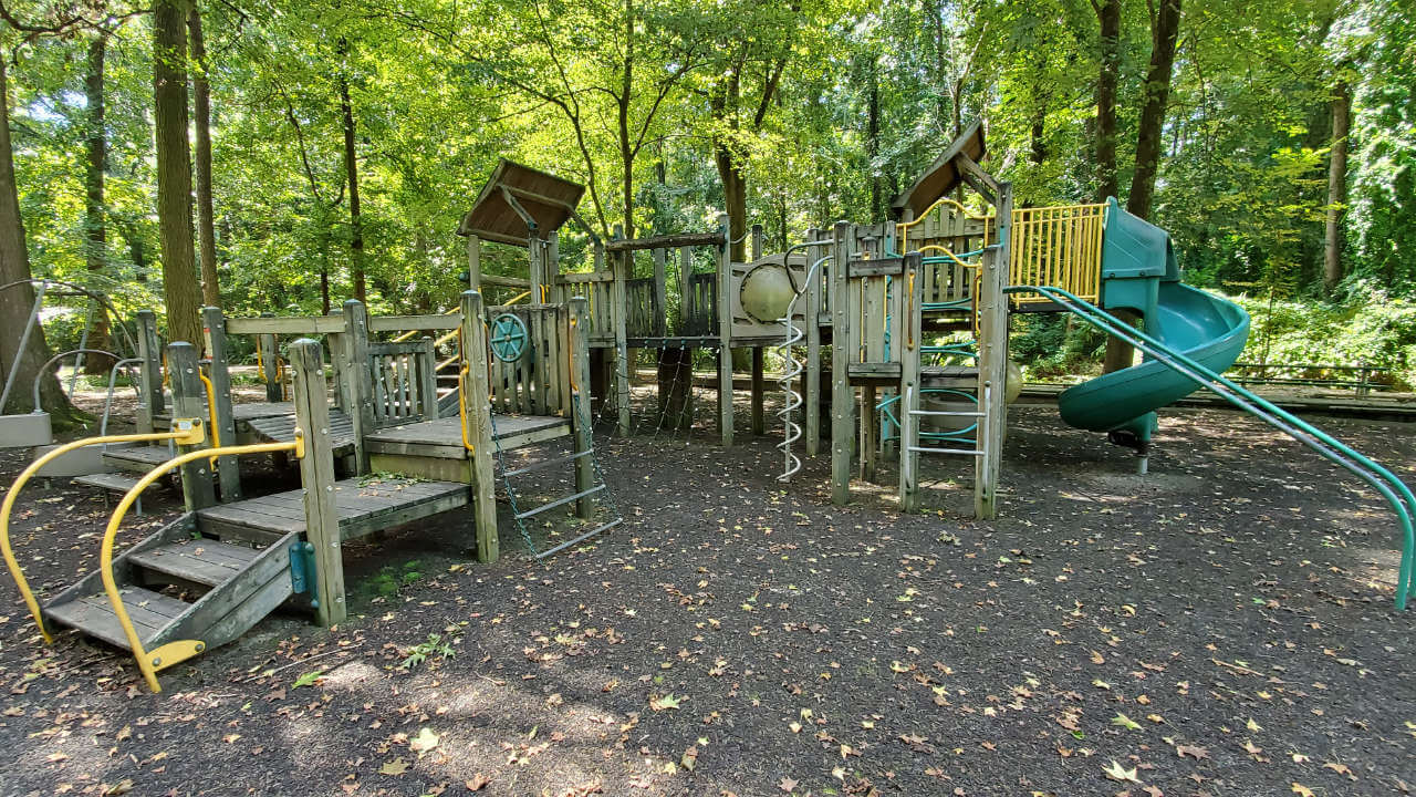 Beaverbrook Park Fulton Atlanta Buckhead Wooden playground