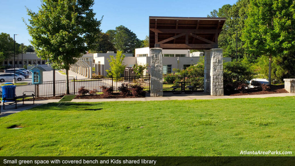 Georgetown Park DeKalb Dunwoody small green space with covered bench