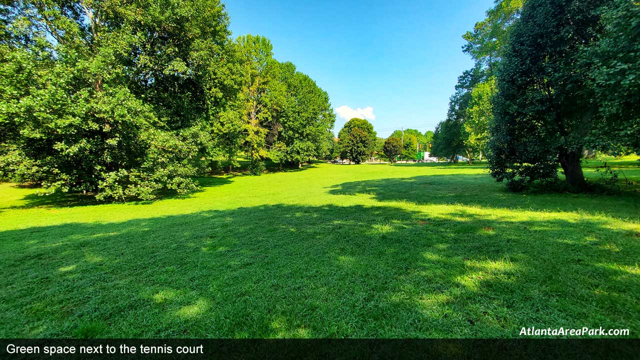 Maddox-Park-Fulton-Atlanta-Green-space-next-to-the-tennis-court