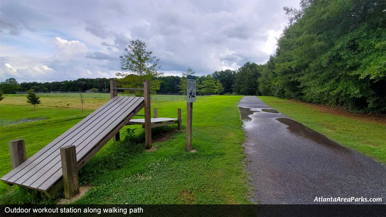 Sweet-Apple-Park-Fulton-Roswell-Outdoor-workout-station-along-walking-path