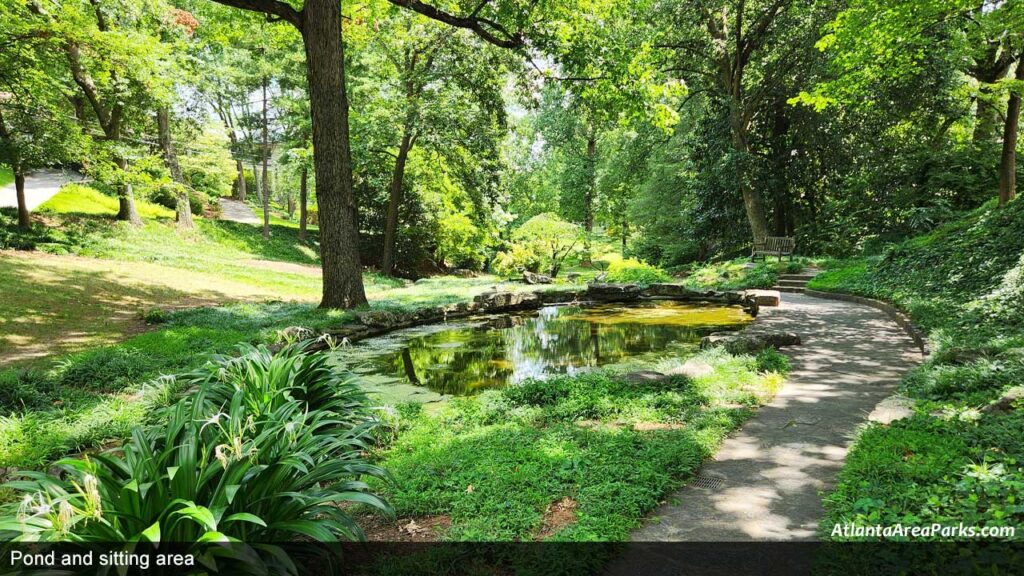 Winn-Park-Fulton-Atlanta-Pond-and-sitting-area